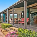 Highfield Ranch & Farm House - Ranch deck